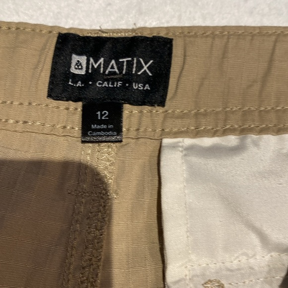 MATIX KIDS SHORTS BOYS SIZE 12. - Picture 3 of 9